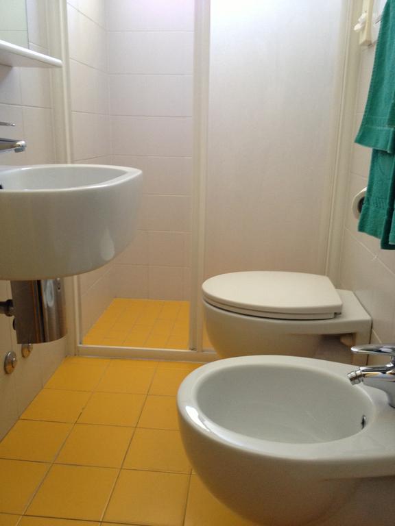 Hotel Vienna Senigallia Zimmer foto